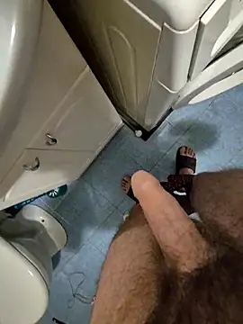 Gregorywhitelegs online show from April 28, 2026, 7:51 pm
