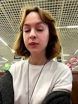 hani obsessed online show from December 1, 2025, 7:42 am