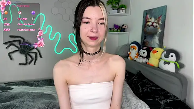 Snapshot of Emmie_shy chatting on May 20, 2026, 8:39 pm Emmie shy online show from May 20, 2026, 8:39 pm