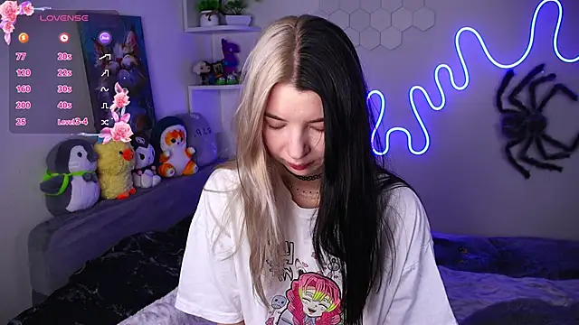 Emmie shy online show from April 10, 2026, 8:49 pm