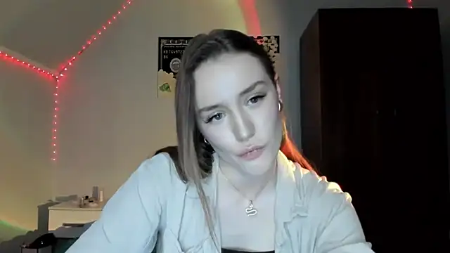 tinyglow online show from December 4, 2025, 5:01 pm