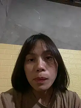 Trangbabylove online show from March 27, 2026, 1:23 pm