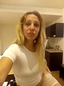 Snapshot of cleopatravodos chatting on December 2, 2025, 6:42 pm cleopatravodos online show from December 2, 2025, 6:42 pm