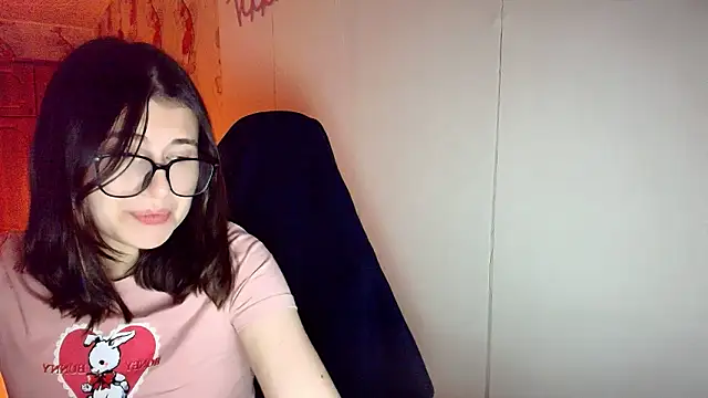 Snapshot of KristinaScott chatting on February 7, 2026, 4:15 pm KristinaScott online show from February 7, 2026, 4:15 pm