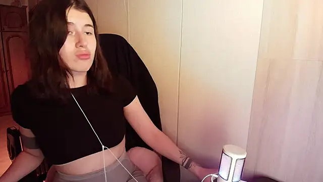 Snapshot of KristinaScott chatting on February 23, 2026, 6:08 pm KristinaScott online show from February 23, 2026, 6:08 pm