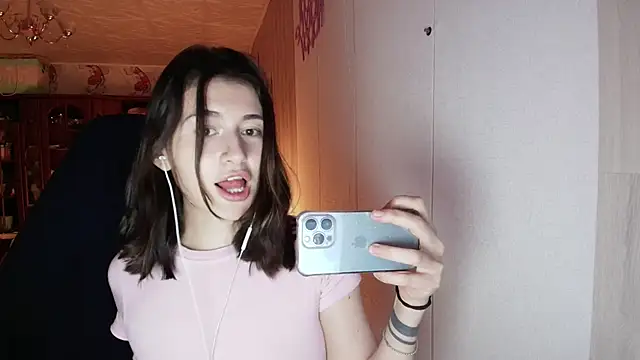 Snapshot of KristinaScott chatting on March 1, 2026, 5:57 pm KristinaScott online show from March 1, 2026, 5:57 pm