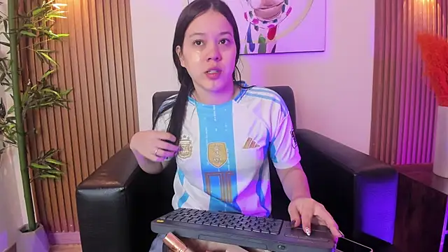 Emily Frostt online show from July 16, 2026, 11:40 am