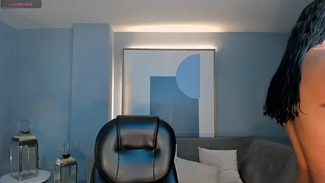 SophieLanne online show from February 8, 2026, 4:10 am