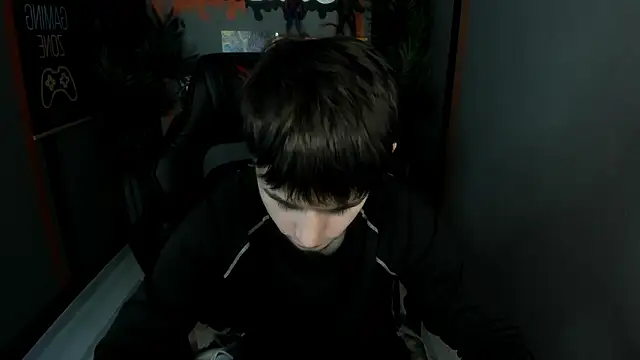 AlejandroEllias online show from March 29, 2026, 1:46 pm