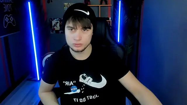 AlejandroEllias online show from January 18, 2026, 8:56 pm