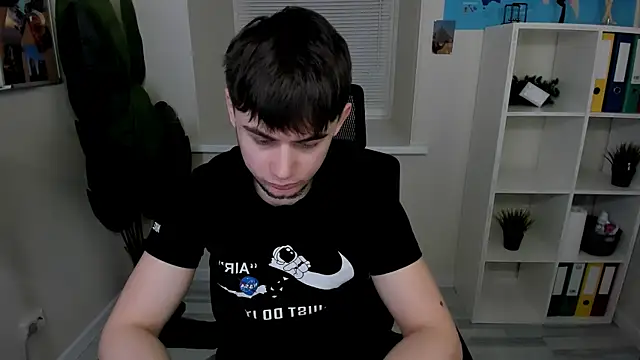 AlejandroEllias online show from April 2, 2026, 11:06 am