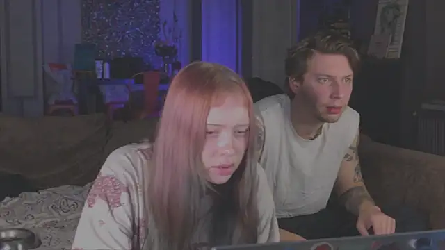 Snapshot of Frend_Zone chatting on November 25, 2025, 6:19 pm Frend Zone online show from November 25, 2025, 6:19 pm