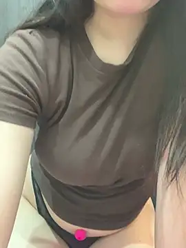 Snapshot of Agela_baby chatting on February 12, 2026, 3:34 pm Agela baby online show from February 12, 2026, 3:34 pm