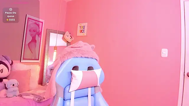 Milu carbajal x online show from April 16, 2026, 4:02 am