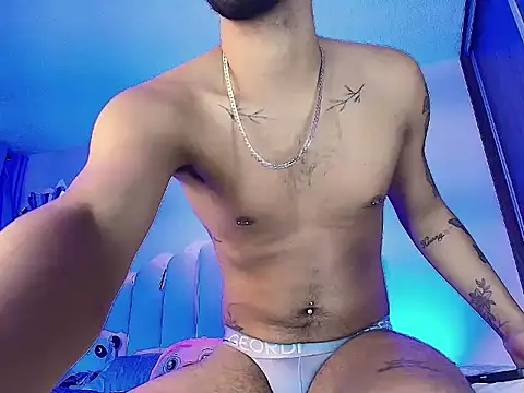 Snapshot of KMichelle1 chatting on November 19, 2025, 4:23 am KMichelle1 online show from November 19, 2025, 4:23 am