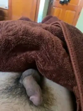 yassssst online show from November 23, 2025, 2:16 pm