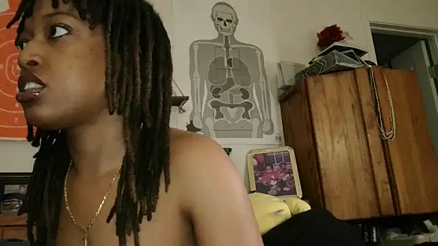 stellakobra online show from December 18, 2025, 4:11 pm