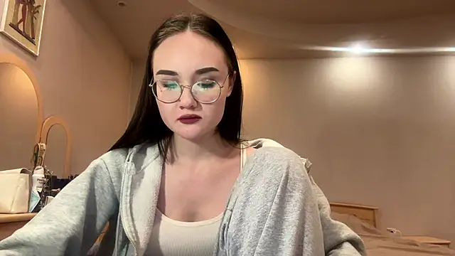 Snapshot of MidnightMelt chatting on November 15, 2025, 4:22 pm MidnightMelt online show from November 15, 2025, 4:22 pm