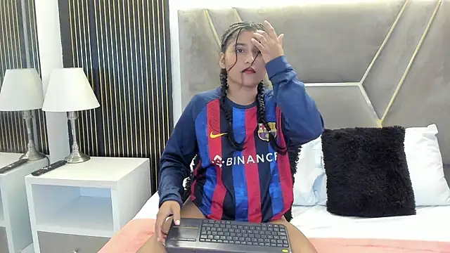 Amalia Queen  online show from November 22, 2025, 11:42 am