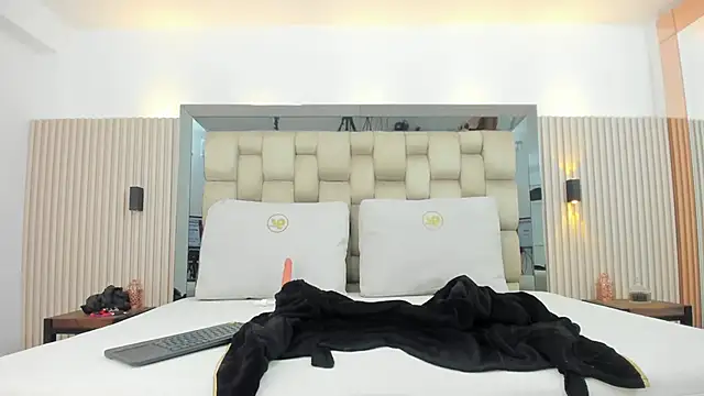 Snapshot of noah_pariss chatting on December 4, 2025, 11:20 am noah pariss online show from December 4, 2025, 11:20 am