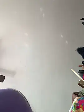 Motherbigbus online show from March 11, 2026, 3:28 pm