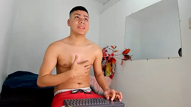 Lucastorrez01 online show from December 20, 2025, 2:03 am