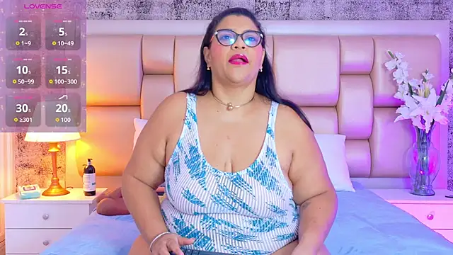 Snapshot of SelennaCooper chatting on February 17, 2026, 11:51 am SelennaCooper online show from February 17, 2026, 11:51 am