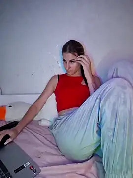 Snapshot of carolinakis_ chatting on February 16, 2026, 7:23 pm carolinakis online show from February 16, 2026, 7:23 pm