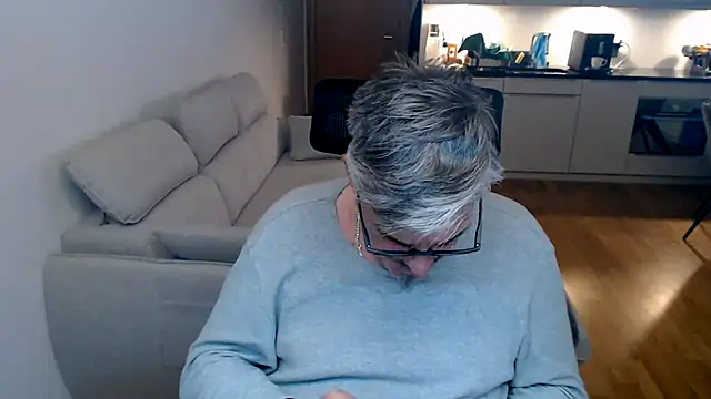 Snapshot of Buidapest chatting on February 16, 2026, 4:11 am Buidapest online show from February 16, 2026, 4:11 am