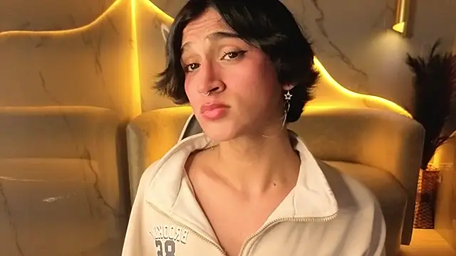 zoe tp online show from December 2, 2025, 7:59 pm