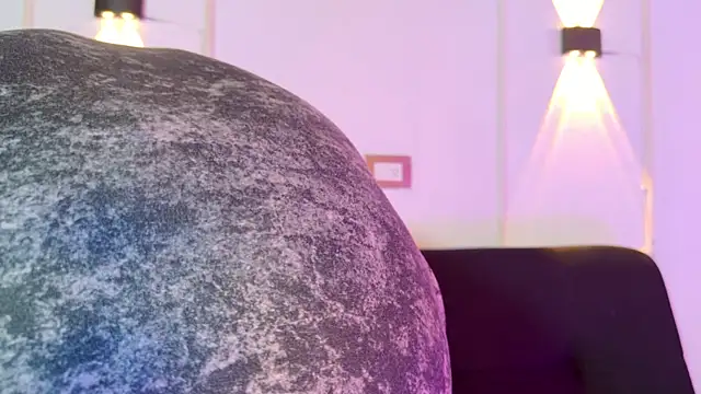 Angel-umbra online show from April 18, 2026, 7:18 pm