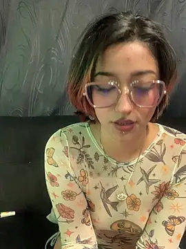 Snapshot of LilithMonette chatting on February 10, 2026, 2:32 am LilithMonette online show from February 10, 2026, 2:32 am