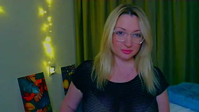 MilaLove   online show from November 17, 2025, 3:49 pm