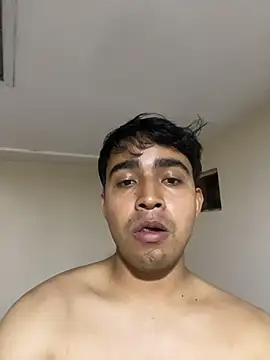 augustboyy online show from November 18, 2025, 2:49 am