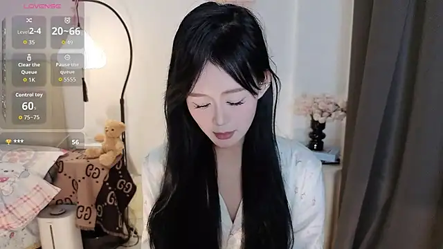 YuYu317 online show from March 22, 2026, 2:18 pm