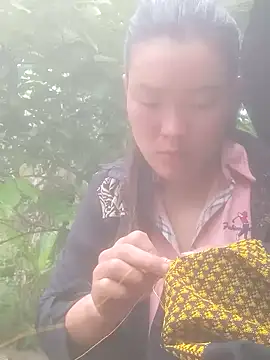 meomeo-00 online show from December 4, 2025, 3:27 am