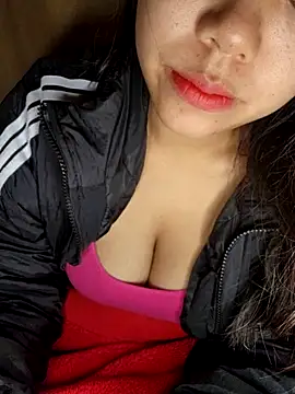 Snapshot of Xiu-L chatting on November 19, 2025, 12:54 am Xiu-L online show from November 19, 2025, 12:54 am