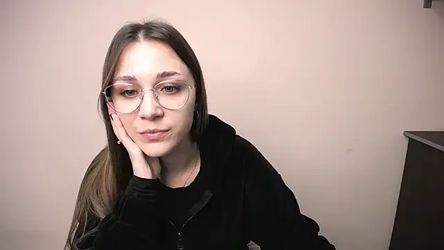 MillaTems  online show from November 21, 2025, 10:03 am