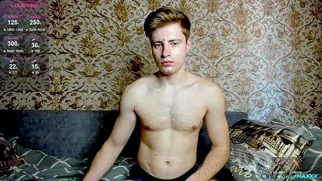 Maxhornyblondieman online show from March 22, 2026, 9:44 am