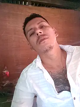 Snapshot of juunioreest chatting on January 6, 2026, 8:35 pm juunioreest online show from January 6, 2026, 8:35 pm