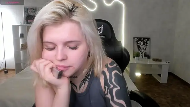 shadow  purrr online show from January 10, 2026, 1:23 am