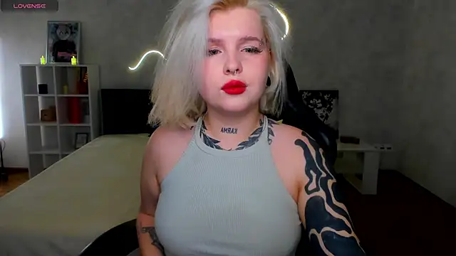 shadow  purrr online show from December 18, 2025, 12:49 am