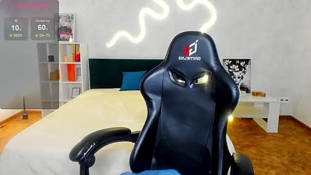 shadow  purrr online show from December 18, 2025, 12:53 pm