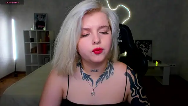 shadow  purrr online show from December 19, 2025, 12:58 am