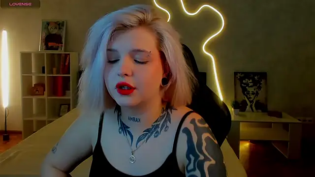 shadow  purrr online show from November 24, 2025, 1:16 am