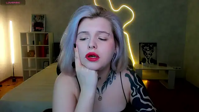 shadow  purrr online show from November 30, 2025, 1:39 am