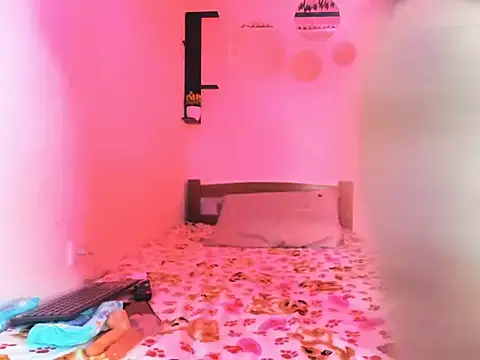 Babyhoney18 online show from December 16, 2025, 6:23 pm