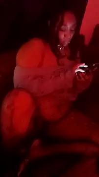 Snapshot of VenezuelaLuxeNoir chatting on February 27, 2026, 11:59 pm VenezuelaLuxeNoir online show from February 27, 2026, 11:59 pm