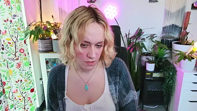 xzoeyryanx online show from March 28, 2026, 5:25 pm