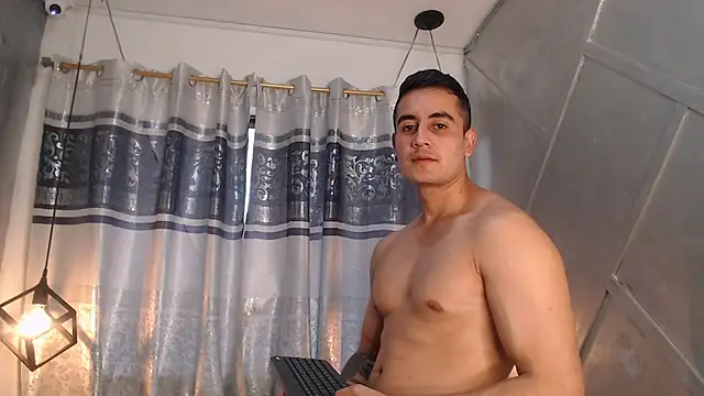 erick garcia1 online show from November 20, 2025, 6:41 pm